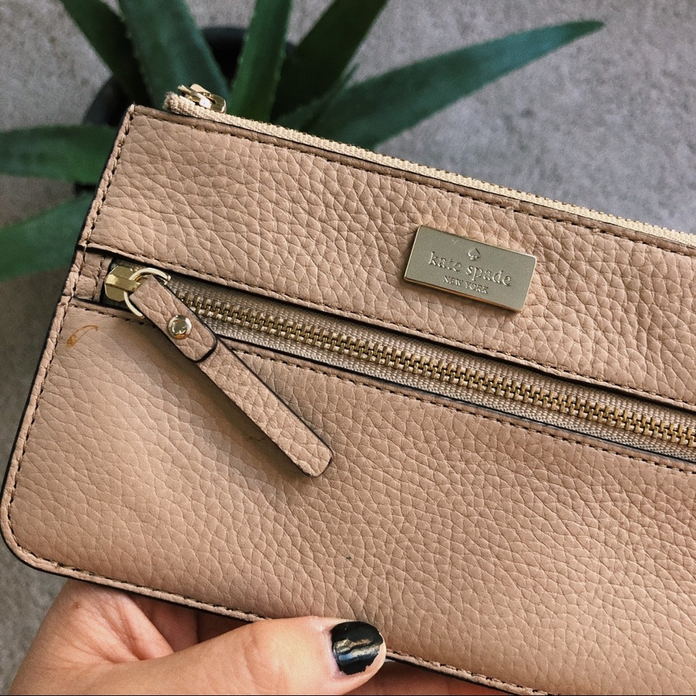 ❌SOLD❌ Kate spade wristlet 🌞 - Picture 1 of 6
